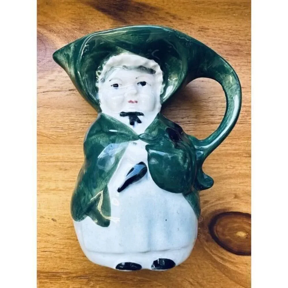 Tableware Figural Character Porcelain Woman In Green Milk Creamer‎ Small Pitcher